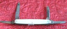 CATTARAUGUS 4 bl pen knife w/ pearl scales...no pattern no. visible.