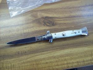 Renzo Beltrame 9 Inch Swivel Bolster Flat Ground Honey Horn Stiletto Looks UNUSED Fact. Edge!