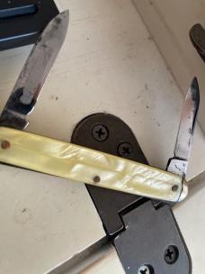 Imperial cracked ice 2 blade edc
