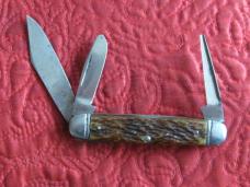 ULSTER 3 bl Stock Knife w/jigged bone scales. UNSHARPENED