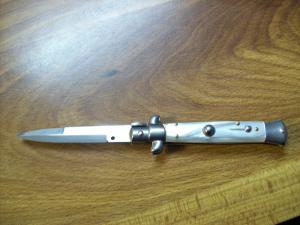 Vintage Italian 8 Incher Swivel Bolster Italy Inox Bayo. White Pearlex Looks UNUSED!