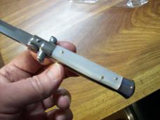 Vintage Italian 8 Incher Swivel Bolster Italy Inox Bayo. White Pearlex Looks UNUSED!