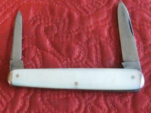 Schrade Cut Co 2 blade Pearl Pen Knife 3 5/16" closed