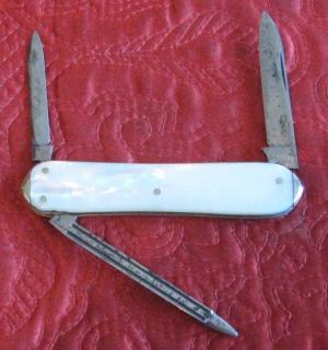 SCHRADE CUT. CO 3 blade "Lobster" with Pearl Scales.