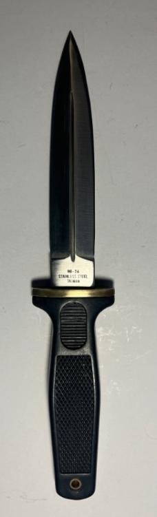 Rigid boot knife dagger