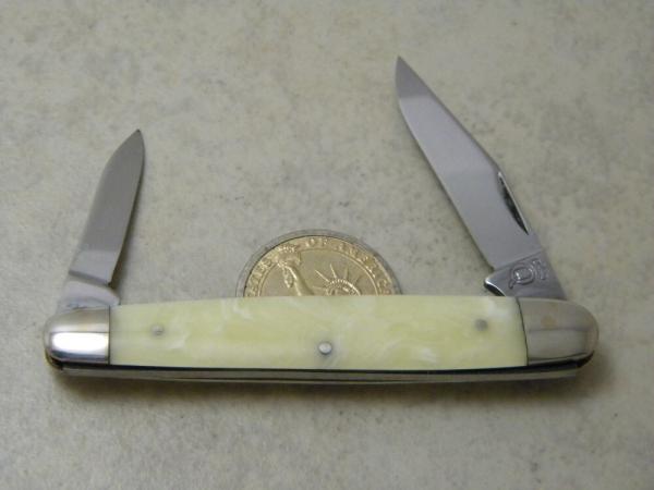 Queen Number 3 Imitation Pearl Sleeveboard Pen Knife c.1932-1955 Queen Number 3 Imitation Pearl Sleeveboard Pen Knife c.1932-1955