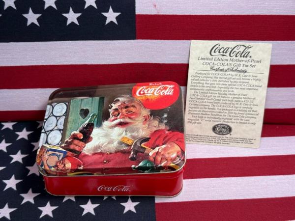 CASE XX USA 2001 SMALL COKE BOTTLE 8225 1/2 SS PEARL HANDLE COCA COLA CHRISTMAS 1 OF 500 #402 CASE XX USA 2001 SMALL COKE BOTTLE 8225 1/2 SS PEARL HANDLE COCA COLA CHRISTMAS 1 OF 500 #402