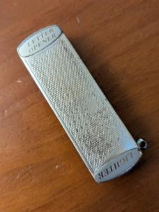 VINTAGE BUTANE CIGARETTE LIGHTER PLUNGLOCK SWITCHBLADE DAGGER BLADE  