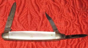NEW YORK (Hammer Brand) 3 bl whittler w/pearl scales Pat # 3157