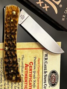 Case XX USA Blue Tick Hound ”006/020 Deep Color Etched Sodbuster Jr. Knife Peach Seed Bone.