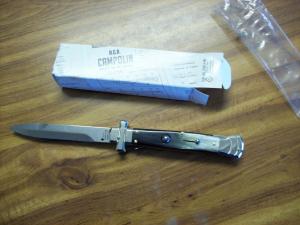 A. G. A. Campolin Maniago, Italy Maltese Cross Bayonet 9 Incher Lockback W/Brazilian Horn UNUSED!