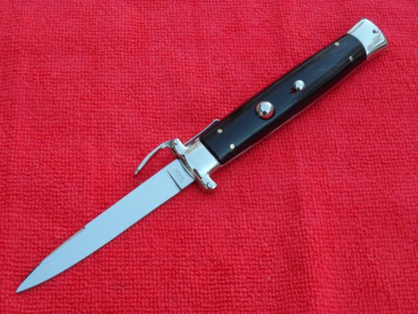 Vintage Italian Trap door OTF Automatic switchblade Brazilian horn *Second Model* Vintage Italian Trap door OTF Automatic switchblade Brazilian horn *Second Model*