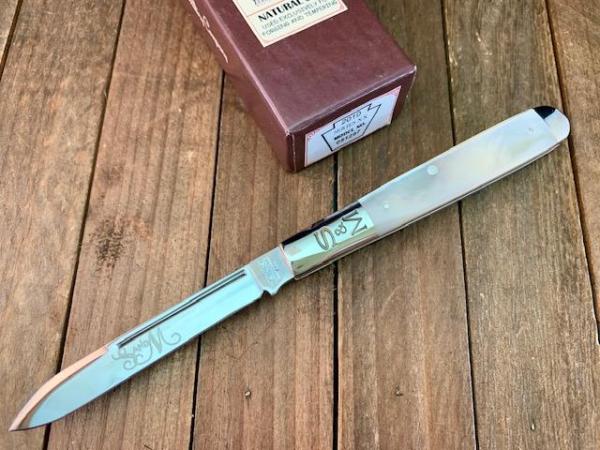 Schatt and Morgan Deluxe Pint Barlow Mother of Pearl Keystone Series 20 from 2010 Schatt and Morgan Deluxe Pint Barlow Mother of Pearl Keystone Series 20 from 2010