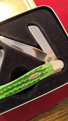 2001 John Deere 6318 Green bone medium stockman in tin