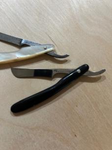 2 vintage corn razors