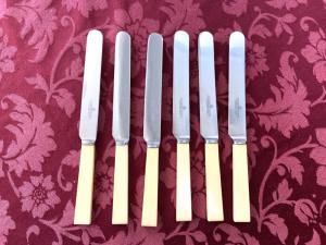 W R Humphreys & Company Sheffield table knives (6) PRICE REDUCED