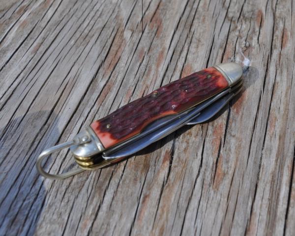 Robeson Pre 1965 4 Blade Camp Knife Near Mint Strawberry Delrin Robeson Shield Robeson Pre 1965 4 Blade Camp Knife Near Mint Strawberry Delrin Robeson Shield