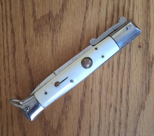 9" White Rizzuto Estileto Milano Excellent! 9" White Rizzuto Estileto Milano Excellent!