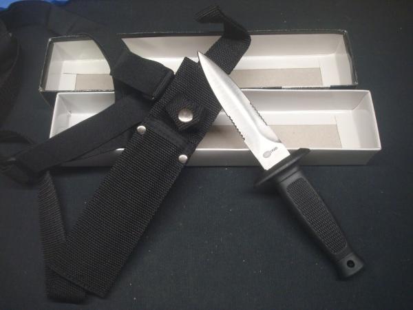 UNITED CUTLERY UC635 SPECIAL AGENT SHOULDER HARNESS KNIFE NEW IN BOX UNITED CUTLERY UC635 SPECIAL AGENT SHOULDER HARNESS KNIFE NEW IN BOX