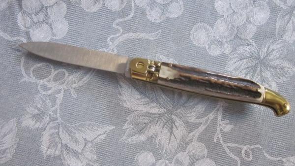New Vintage 9 1/2" Thick Stag horn Birdshead leverlock Stiletto New Vintage 9 1/2" Thick Stag horn Birdshead leverlock Stiletto