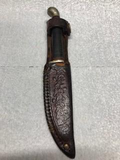  KINFOLKS USA 933 Small Leather Handle Fixed Blade Knife And A Sheath