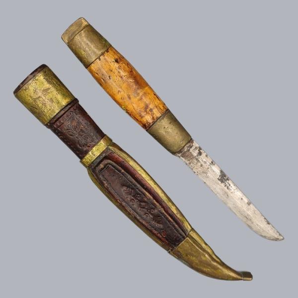 Vintage 1950s Finnish Härmän Puukko Knife by Iisakki Järvenpää Kauhava #8681 Vintage 1950s Finnish Härmän Puukko Knife by Iisakki Järvenpää Kauhava #8681