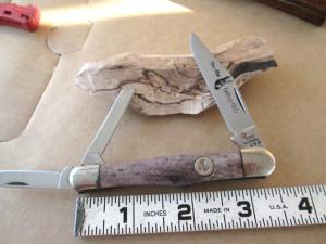 QUEEN USA 83 Smooth Bone Whittler Sho Me Cutlery Club Knife 053