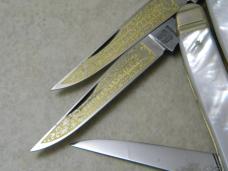 Frank Buster Germany Pearl Tenn. & Kentucky Muskrat Knives in New Display Box