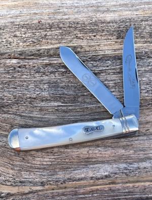 QUEEN TITUSVILLE CUTLERY GENUINE MOTHER OF PEARL STAINLESS TRAPPER 2008 1 OF 100
