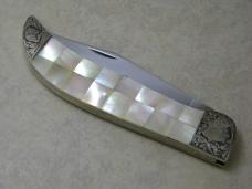 Case XX USA Shaw Leibowitz Pearl Buffalo Clasp Knife in Wooden Box