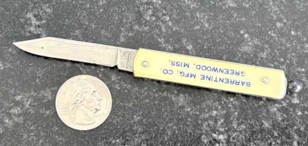 Schrade Advertising Pull Ball Switchblade Knife, Cream Color Scale, Unused Schrade Advertising Pull Ball Switchblade Knife, Cream Color Scale, Unused