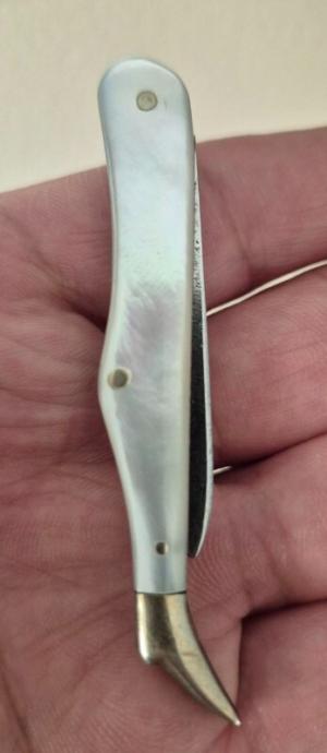 2 3/4" Vintage Argyle Cutlery Lady Leg knife, Nice MOP scales