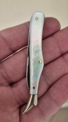 2 3/4" Vintage Argyle Cutlery Lady Leg knife, Nice MOP scales