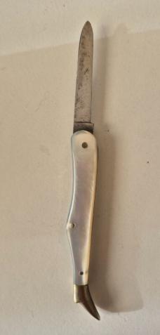 2 3/4" Vintage Argyle Cutlery Lady Leg knife, Nice MOP scales