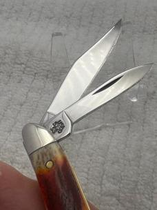 Case XX USA 2001 9 Dot 5220 2 Blade Red Stag Peanut Pocket Knife (111)