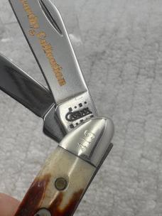 Case XX USA 2001 9 Dot 5220 2 Blade Red Stag Peanut Pocket Knife (111)