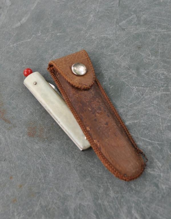 Schrade Red Pull Ball Factory Mint Never Honed Pearl Celluloid 2 5/8" Closed 1910-20 Schrade Red Pull Ball Factory Mint Never Honed Pearl Celluloid 2 5/8" Closed 1910-20