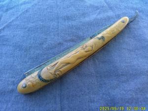 W.H. Morley & Sons Clover Brand Razor with Nude
