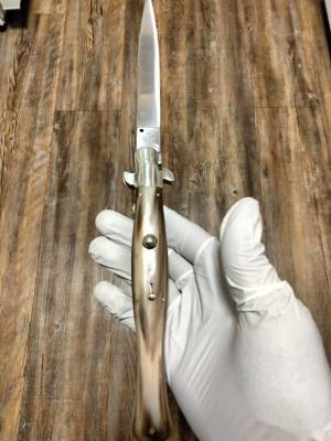 A. Rosa 13inch wasp body fan tail picklock