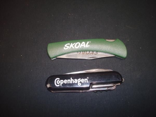 SKOAL & COPENHAGEN KNIVES ADVERTISING PIECES TOBACCO POCKET KNIFE SKOAL & COPENHAGEN KNIVES ADVERTISING PIECES TOBACCO POCKET KNIFE