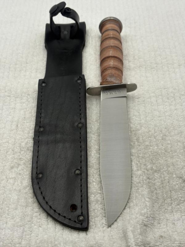 Camillus NY USA Stacked Leather Fixed Blade Sheath Knife-U.S.M.C. (24) Camillus NY USA Stacked Leather Fixed Blade Sheath Knife-U.S.M.C. (24)