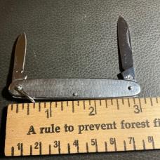RICHARDS OF SHEFFIELD PEN KNIFE 2 BLADES ROSE ON TANG . 