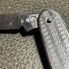 RICHARDS OF SHEFFIELD PEN KNIFE 2 BLADES ROSE ON TANG . 