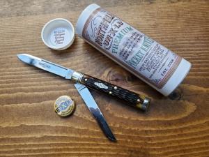 Great Eastern Cutlery Northfield 412226 "The New Town Physician" Antique Yellow Jigged Bone