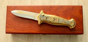 AGA CAMPOLIN GOLD AURY 120 Dia de la Muertos Knife Display amp COA