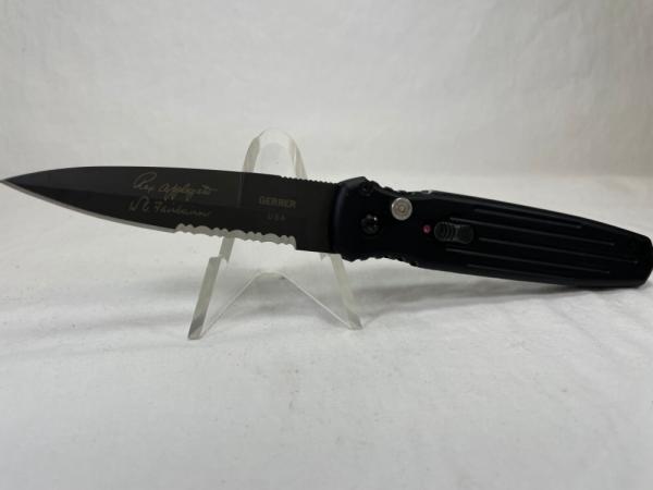 GERBER USA Black Applegate-Fairbairn Partially Serrated Covert Auto GERBER USA Black Applegate-Fairbairn Partially Serrated Covert Auto