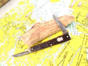 ULSTER KNIFE Small Jigged Bone Sleeveboard Knife 21623