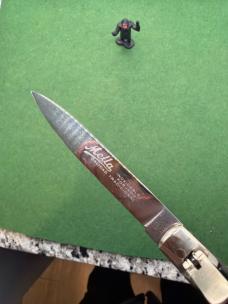 Spanish Etched “Mella” Lever Switchblade