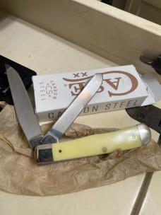 Case 3254 CS yellow trapper NIB