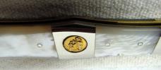 1985 PEARL 5" COKE BOTTLE FOLDING KABAR USA MINT COLLECTORS CLUB KNIFE HAS MAN FIGHTS BEAR SHIELD 
